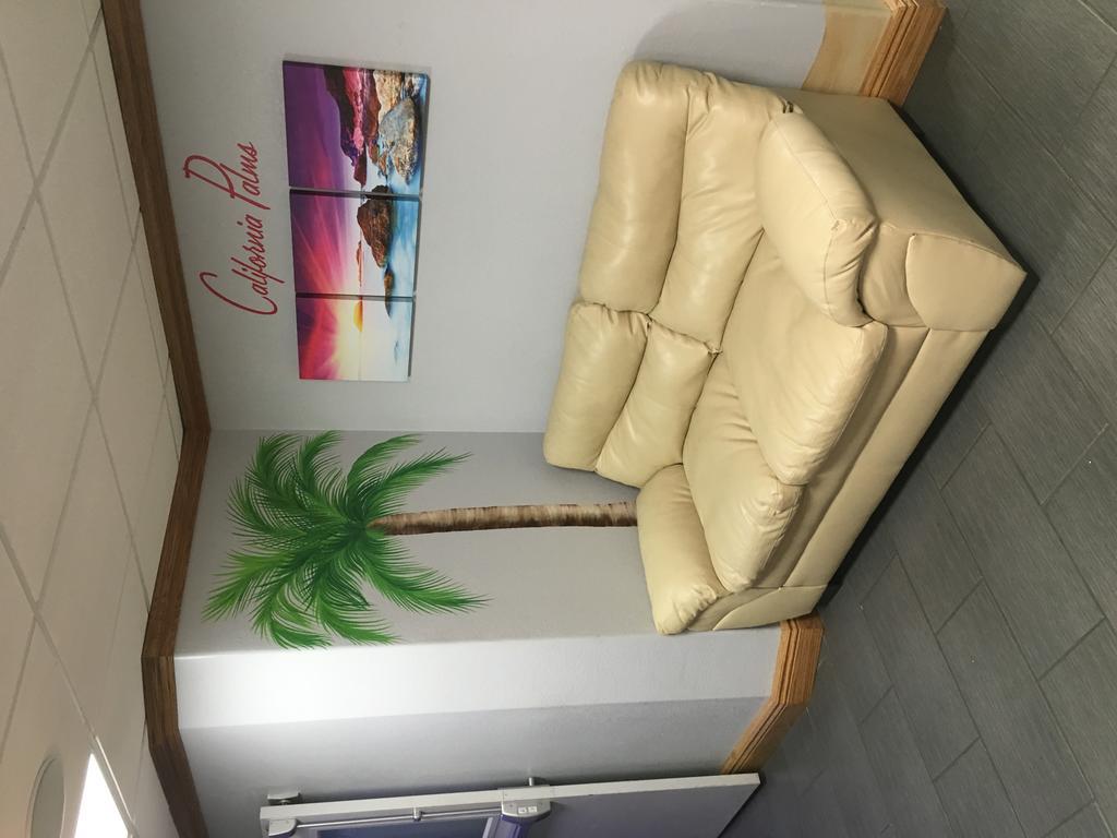 Austintown California Palms Hotel And Suites מראה חיצוני תמונה