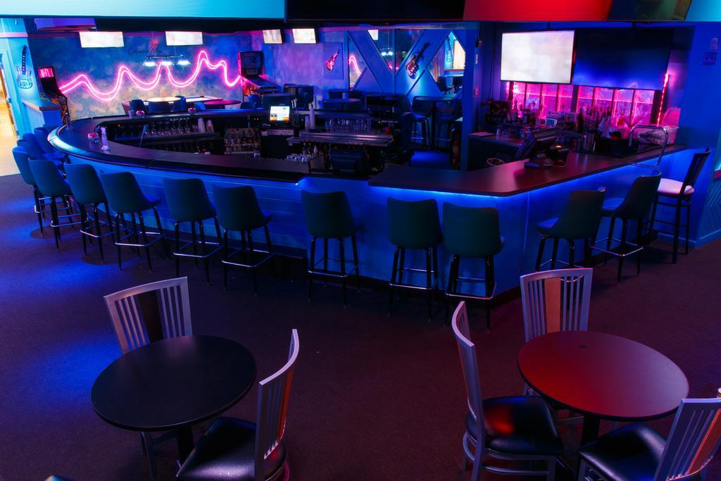 Austintown California Palms Hotel And Suites מראה חיצוני תמונה