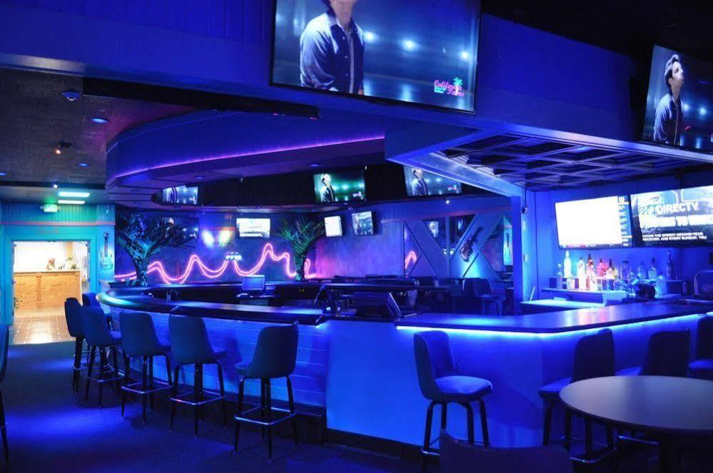 Austintown California Palms Hotel And Suites מראה חיצוני תמונה